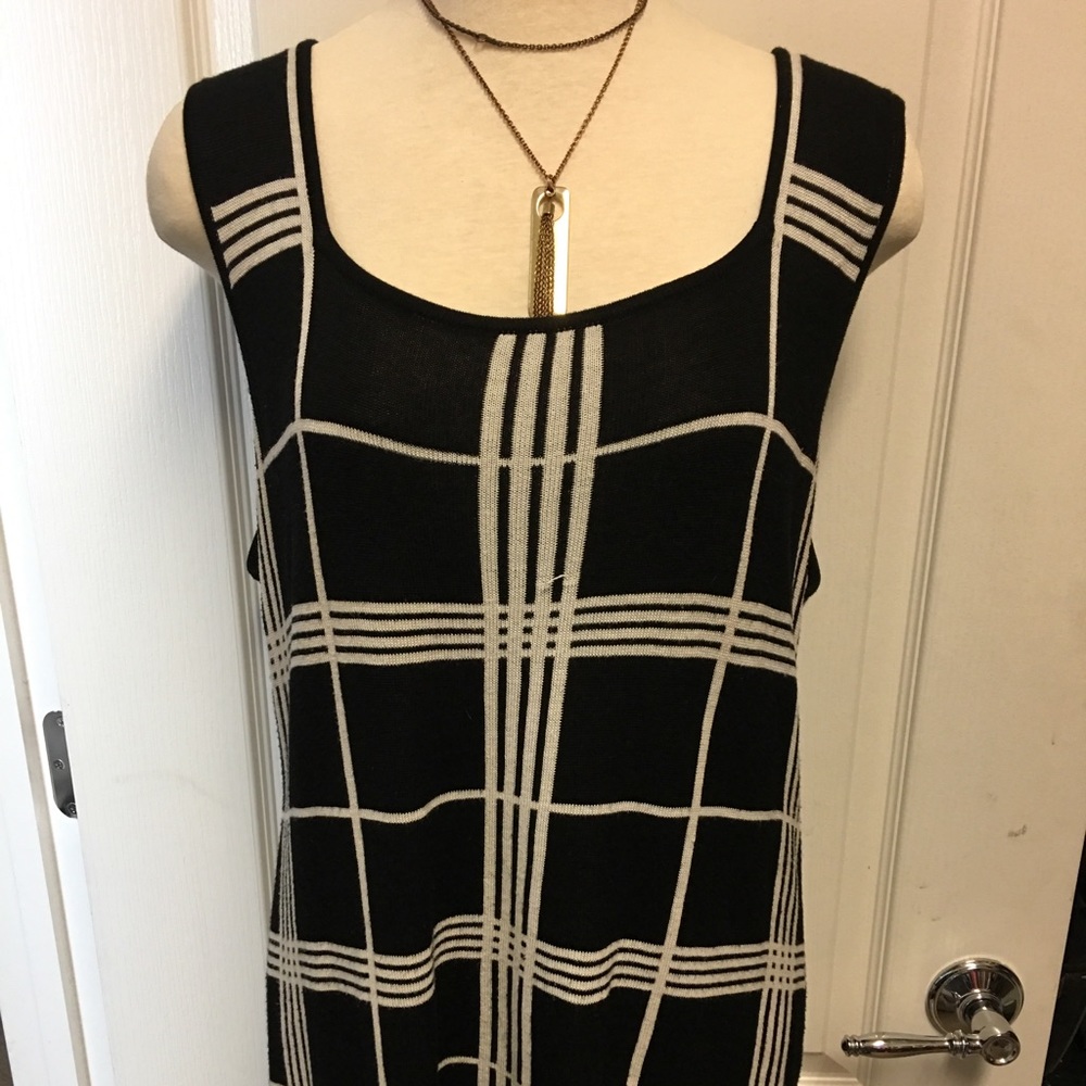 Sleeveless knit top